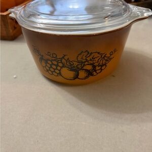 Vintage  Pyrex casserole dish with lid